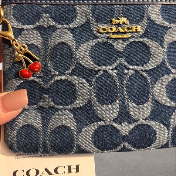Coach NWT Corner Zip Wristlet In Signature Denim - Picture 8 of 9